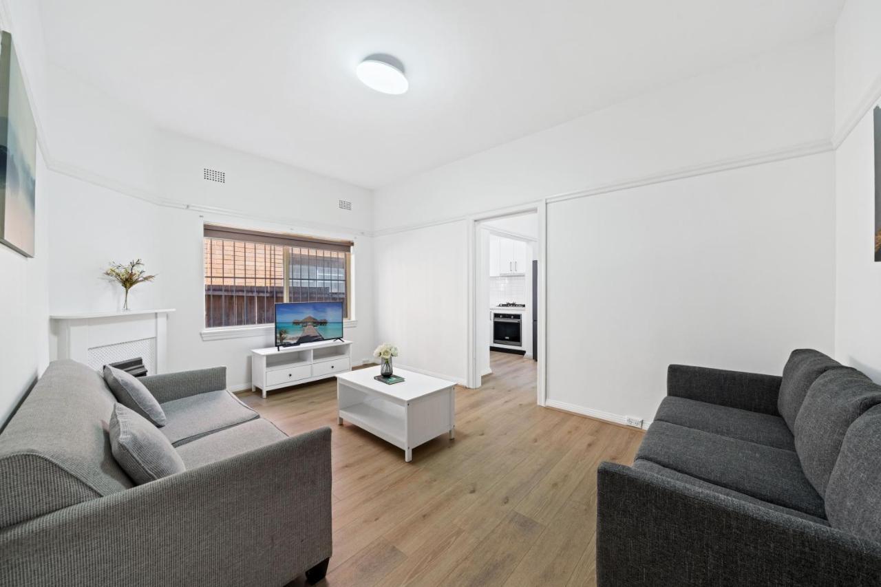 Burwood New 2 Bedroom 2 Bath Apt Free Parking シドニー エクステリア 写真
