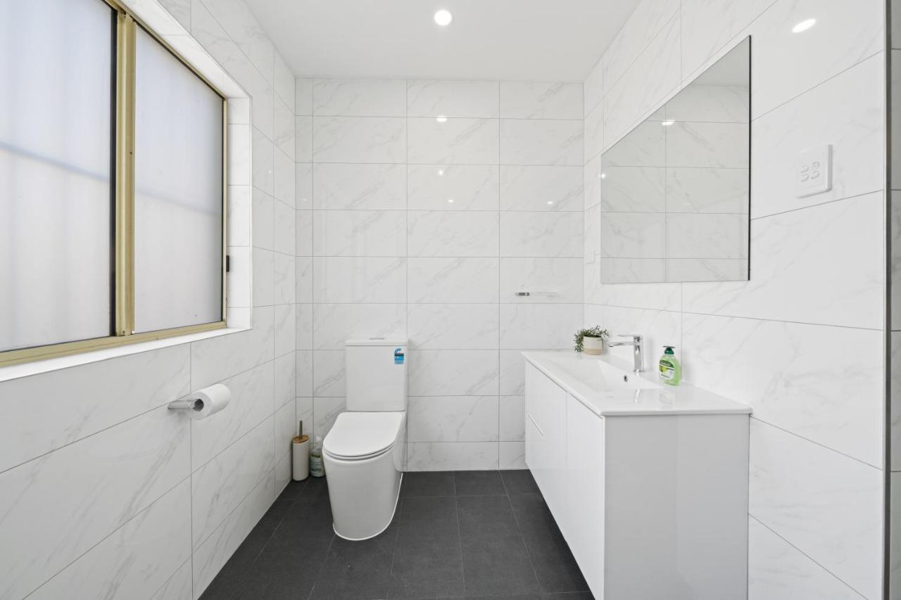 Burwood New 2 Bedroom 2 Bath Apt Free Parking シドニー エクステリア 写真